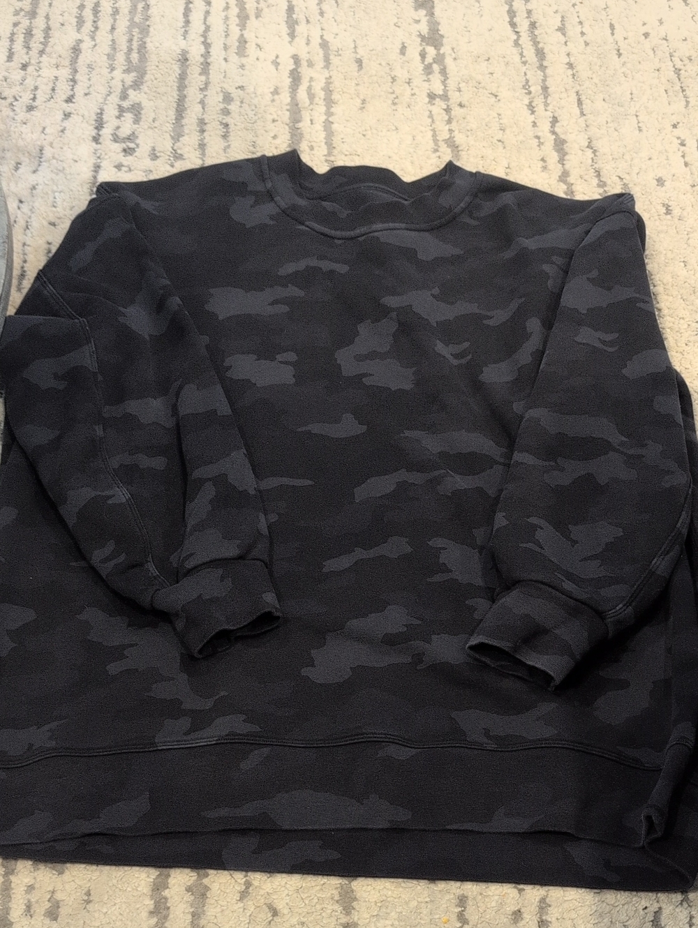Lululemon Perfectly Oversized Crew Heritage 365 Camo Deep Coal Multi - Picture 7 of 9